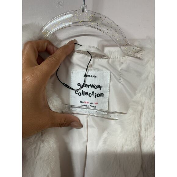 Zara Kids Outer Wear Collection Faux Fur Look Vest Sleeveless Jacket Size 9/10 - Picture 3 of 9